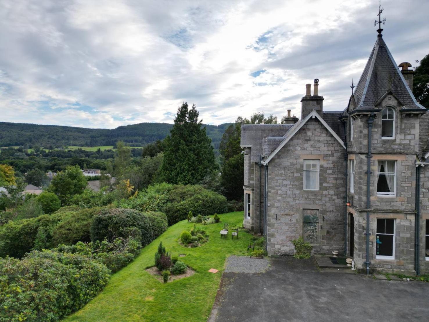 Wellwood Manor Hotel Pitlochry Exterior photo